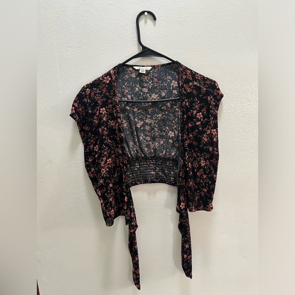 American Eagle Black Top Size Medium